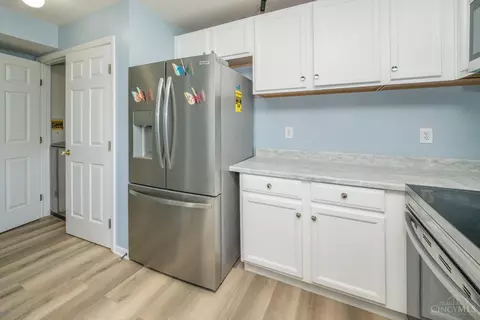 Kitchen - 12085 Brookway Dr, Cincinnati, OH 45240 photo 3 of 4