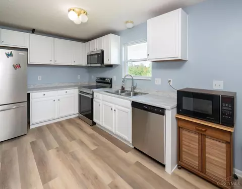 Kitchen - 12085 Brookway Dr, Cincinnati, OH 45240 photo 1 of 4