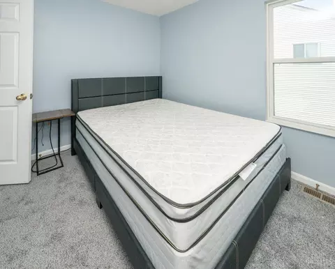 Bedroom - 12085 Brookway Dr, Cincinnati, OH 45240 photo 4 of 7