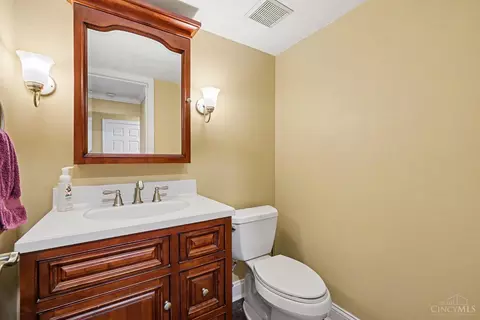 Bath - 11257 Marlette Dr, Cincinnati, OH 45249 photo 1 of 4