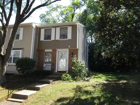 2879 Mossy Brink Ct, Maineville, OH 45039