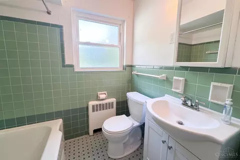 Bath - 6026 Colter Ave, Cincinnati, OH 45230 photo 1 of 2