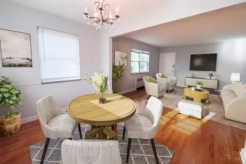 Dining - 6026 Colter Ave, Cincinnati, OH 45230 photo 1 of 2