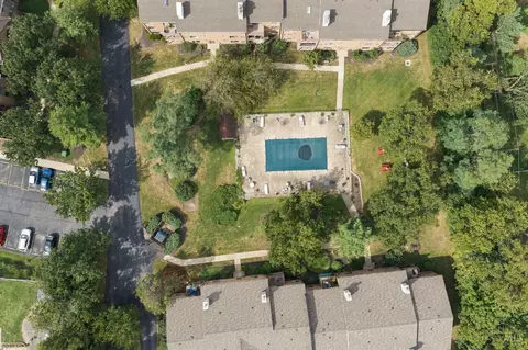 View/Area - 7633 Montgomery Rd, Cincinnati, OH 45236 photo 7 of 8