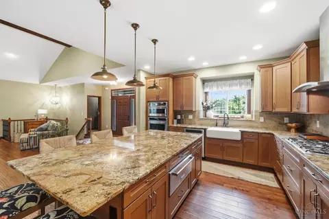 Kitchen - 5073 Beechwood Rd, Cincinnati, OH 45244 photo 2 of 5