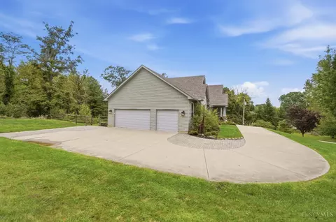 Exterior - 5073 Beechwood Rd, Cincinnati, OH 45244 photo 3 of 11