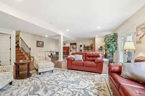 Living - 5073 Beechwood Rd, Cincinnati, OH 45244 photo 3 of 4