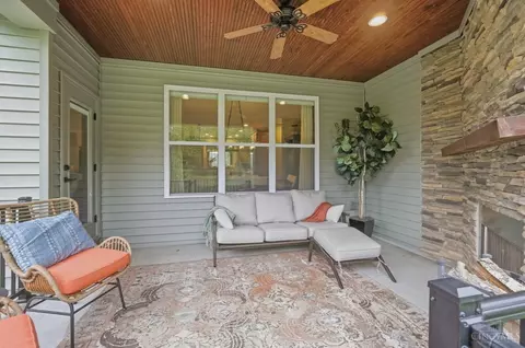 Exterior - 5073 Beechwood Rd, Cincinnati, OH 45244 photo 7 of 11