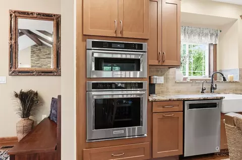 Kitchen - 5073 Beechwood Rd, Cincinnati, OH 45244 photo 5 of 5