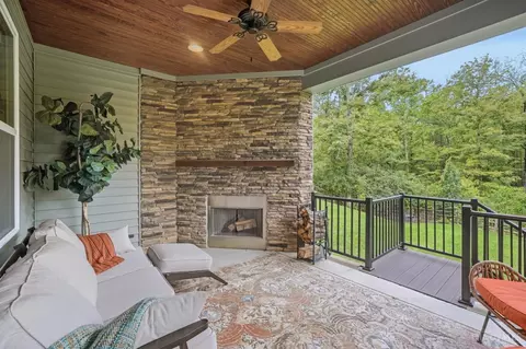 Exterior - 5073 Beechwood Rd, Cincinnati, OH 45244 photo 6 of 11
