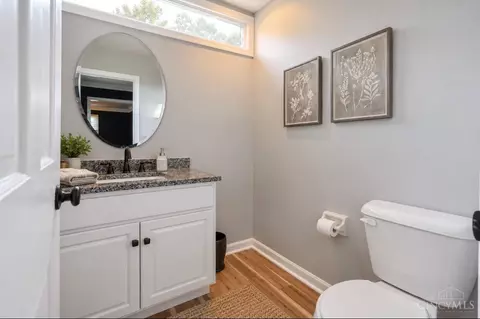 Bath - 824 Shawnee Trace Ct, Cincinnati, OH 45255 photo 1 of 6