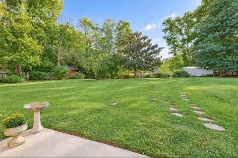 Exterior - 824 Shawnee Trace Ct, Cincinnati, OH 45255 photo 6 of 15