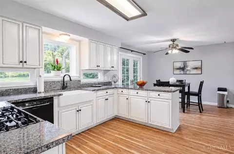 Kitchen - 824 Shawnee Trace Ct, Cincinnati, OH 45255 photo 1 of 11