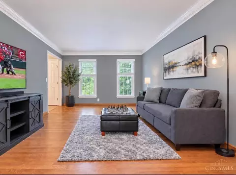 Living - 824 Shawnee Trace Ct, Cincinnati, OH 45255 photo 1 of 6