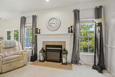 Living - 40 Teil Tree Ct, Monroe, OH 45050 photo 2 of 7