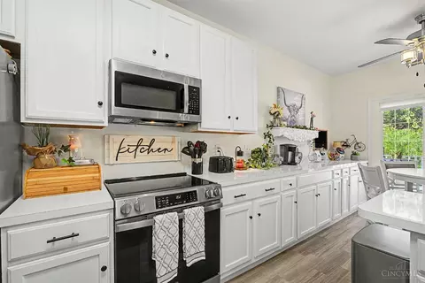 Kitchen - 40 Teil Tree Ct, Monroe, OH 45050 photo 2 of 5