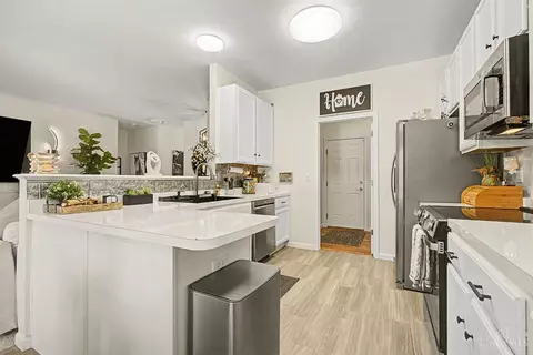 Kitchen - 40 Teil Tree Ct, Monroe, OH 45050 photo 1 of 5