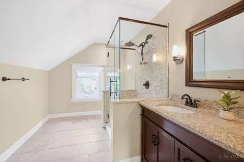 Bath - 2830 Madison Rd, Cincinnati, OH 45209 photo 4 of 5