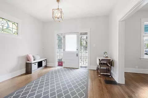 Entry Way - 2830 Madison Rd, Cincinnati, OH 45209 photo 3 of 3