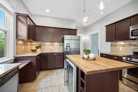 Kitchen - 2830 Madison Rd, Cincinnati, OH 45209 photo 1 of 4
