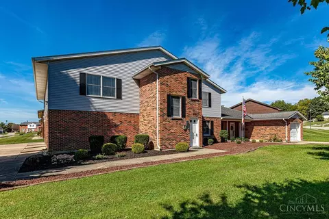 Exterior - 650 Leo Dr, Hamilton, OH 45013 photo 5 of 9