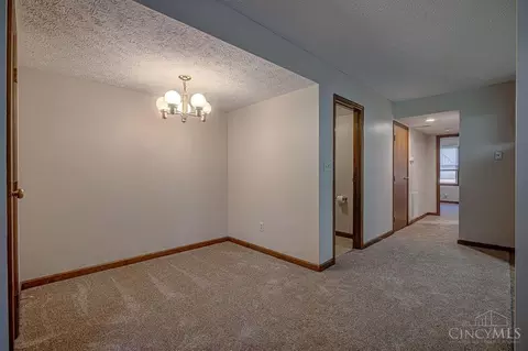 Entry Way - 650 Leo Dr, Hamilton, OH 45013 photo 1 of 1