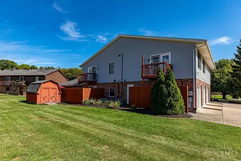 Exterior - 650 Leo Dr, Hamilton, OH 45013 photo 8 of 9
