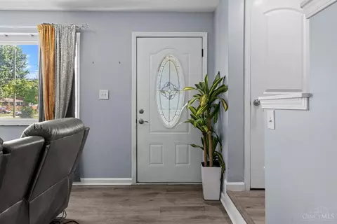 Entry Way - 9287 Coogan Dr, Cincinnati, OH 45231 photo 1 of 3