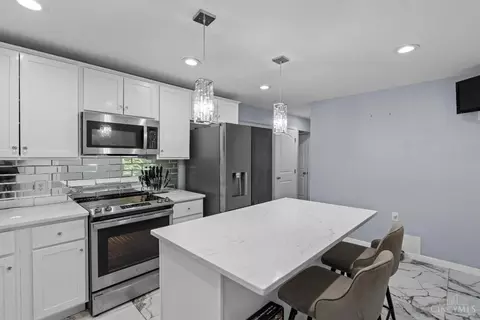 Kitchen - 9287 Coogan Dr, Cincinnati, OH 45231 photo 3 of 4
