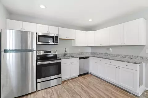 Kitchen - 1062 Garnoa Dr, Cincinnati, OH 45231 photo 1 of 5