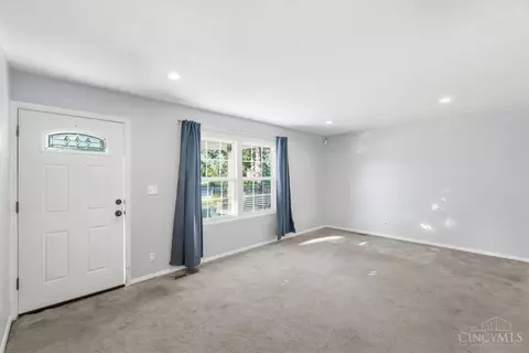 Living - 1062 Garnoa Dr, Cincinnati, OH 45231 photo 1 of 4