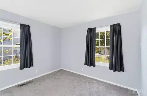 Bedroom - 1062 Garnoa Dr, Cincinnati, OH 45231 photo 3 of 6