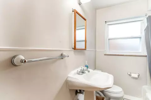Bath - 1631 Marilyn Ln, Cincinnati, OH 45231 photo 1 of 2