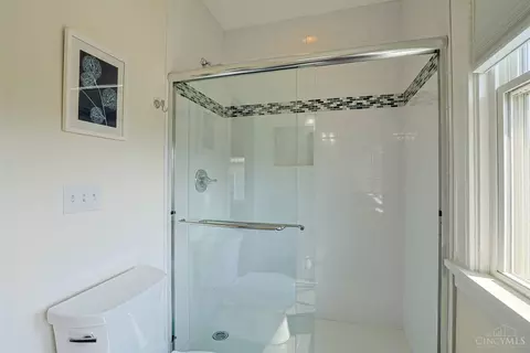 Bath - 3004 Springer Ave, Cincinnati, OH 45208 photo 8 of 8