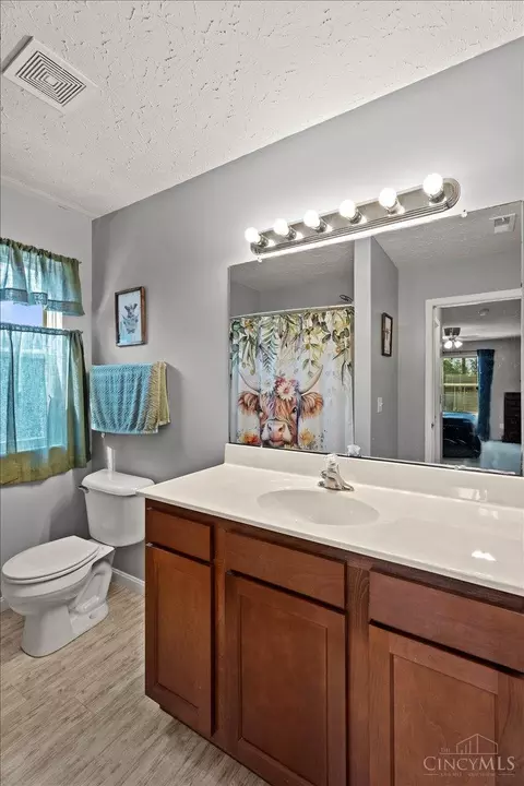 Bath - 531 Mill St, Blanchester, OH 45107 photo 1 of 3