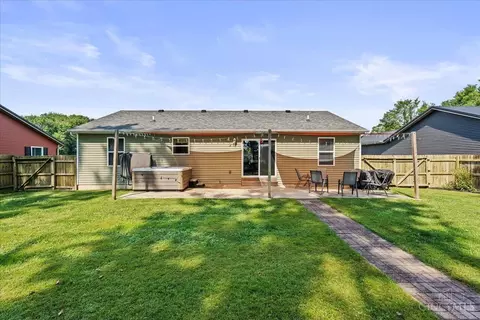 Exterior - 531 Mill St, Blanchester, OH 45107 photo 3 of 10