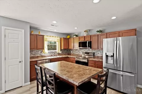 Kitchen - 531 Mill St, Blanchester, OH 45107 photo 1 of 2