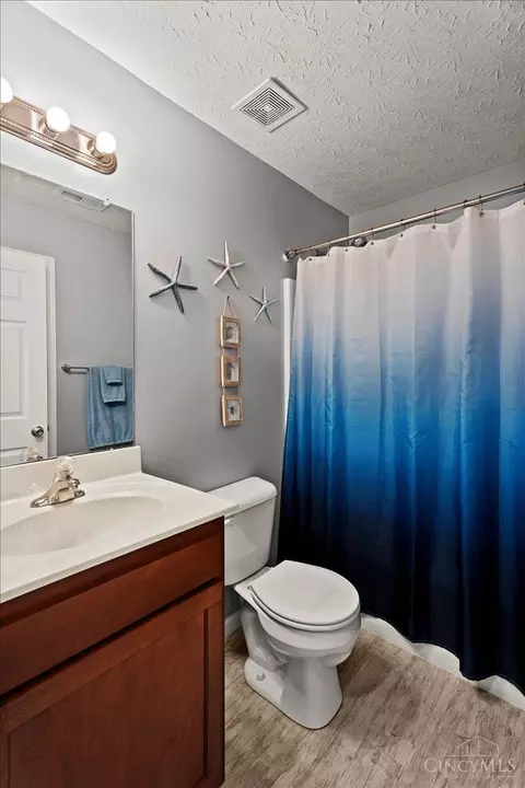 Bath - 531 Mill St, Blanchester, OH 45107 photo 3 of 3