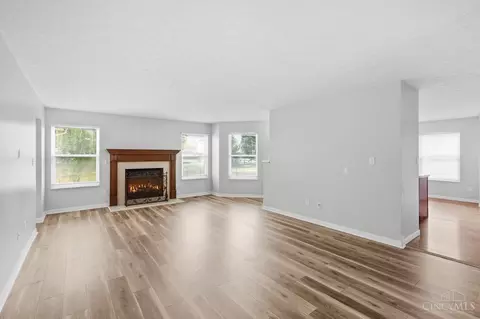 Living - 774 Birch Grv, Morrow, OH 45152 photo 5 of 8