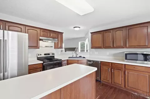 Kitchen - 774 Birch Grv, Morrow, OH 45152 photo 2 of 6