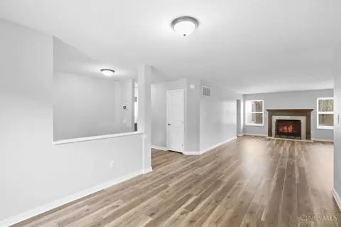 Living - 774 Birch Grv, Morrow, OH 45152 photo 2 of 8