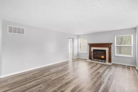 Living - 774 Birch Grv, Morrow, OH 45152 photo 3 of 8