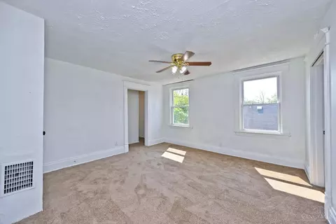 Bedroom - 1020 Parkson Pl, Cincinnati, OH 45204 photo 6 of 9