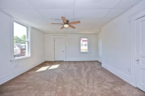 Bedroom - 1020 Parkson Pl, Cincinnati, OH 45204 photo 1 of 9