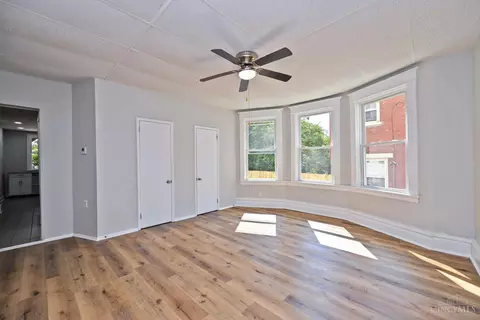 Living - 1020 Parkson Pl, Cincinnati, OH 45204 photo 5 of 11