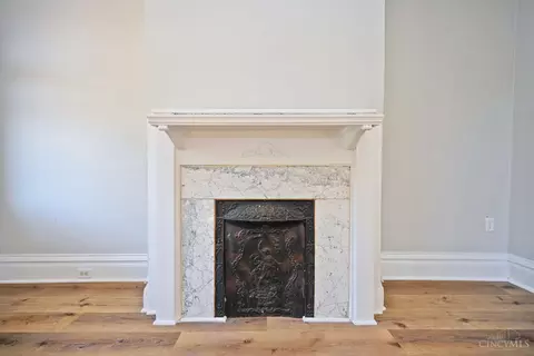 Living - 1020 Parkson Pl, Cincinnati, OH 45204 photo 3 of 11