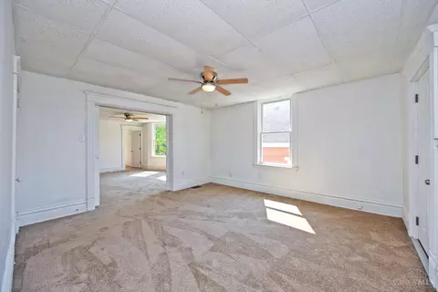 Living - 1020 Parkson Pl, Cincinnati, OH 45204 photo 10 of 11