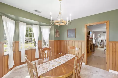 Dining - 5596 Sidney Rd, Cincinnati, OH 45238 photo 3 of 3