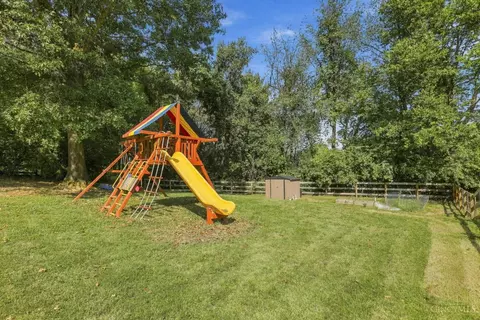 Exterior - 5596 Sidney Rd, Cincinnati, OH 45238 photo 9 of 12