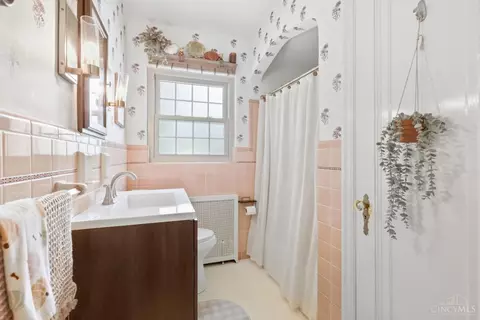 Bath - 5596 Sidney Rd, Cincinnati, OH 45238 photo 1 of 2